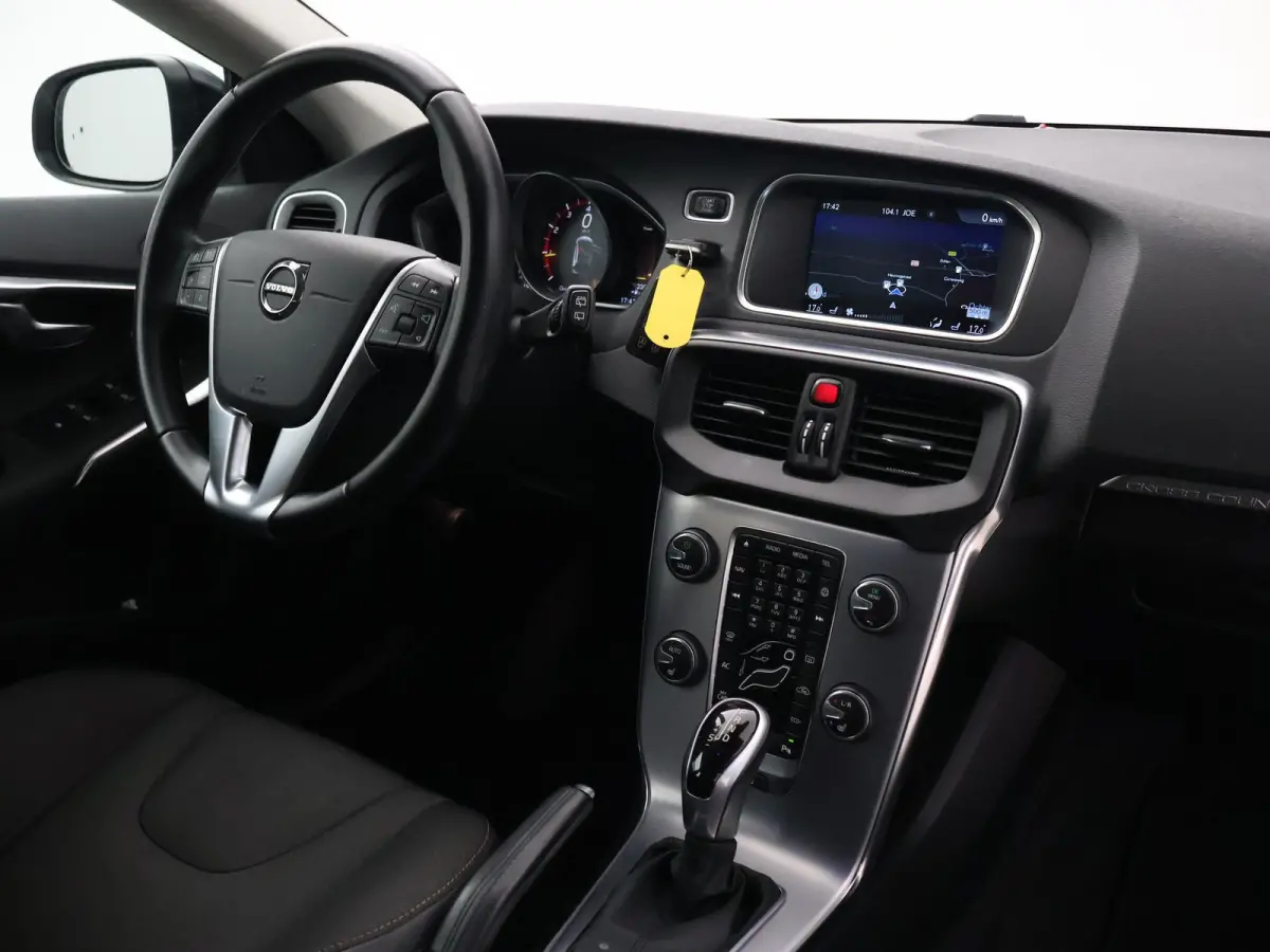 1.5 T3 NORDIC+ 152 PK AUT. *DEALER ONDERHOUDEN* + LED | STOELVERW. | NAVIGATIE