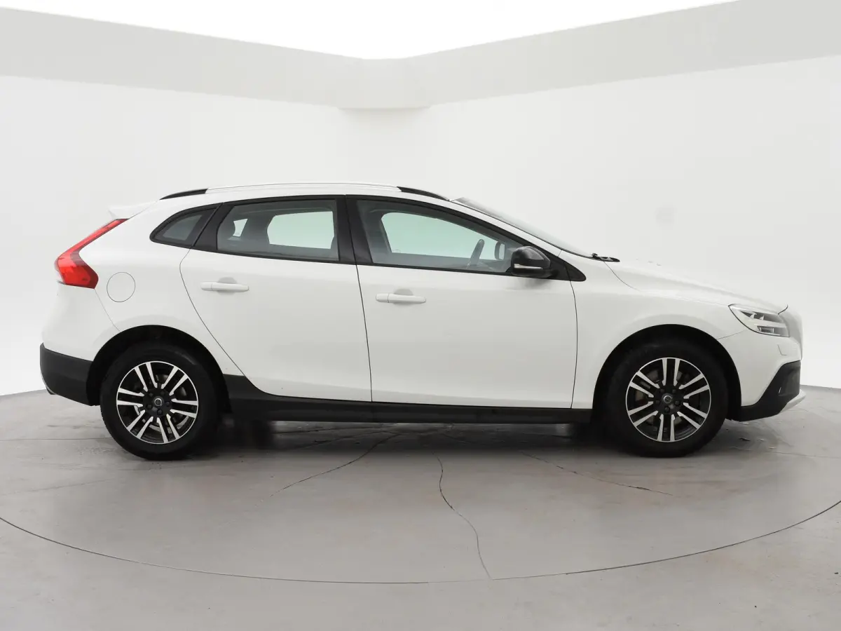 1.5 T3 NORDIC+ 152 PK AUT. *DEALER ONDERHOUDEN* + LED | STOELVERW. | NAVIGATIE
