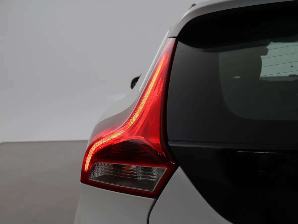 1.5 T3 NORDIC+ 152 PK AUT. *DEALER ONDERHOUDEN* + LED | STOELVERW. | NAVIGATIE