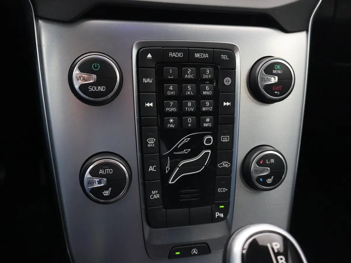 1.5 T3 NORDIC+ 152 PK AUT. *DEALER ONDERHOUDEN* + LED | STOELVERW. | NAVIGATIE