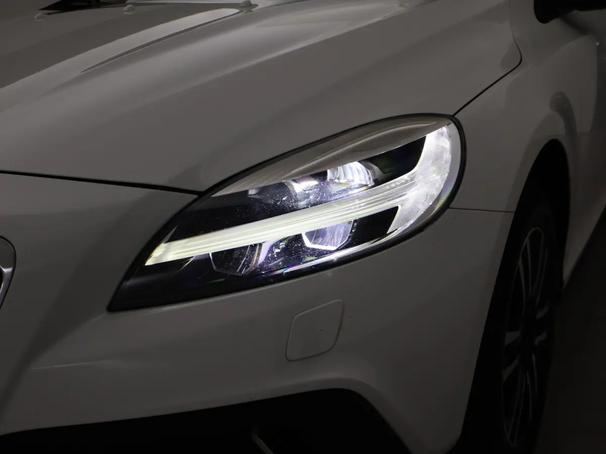 1.5 T3 NORDIC+ 152 PK AUT. *DEALER ONDERHOUDEN* + LED | STOELVERW. | NAVIGATIE
