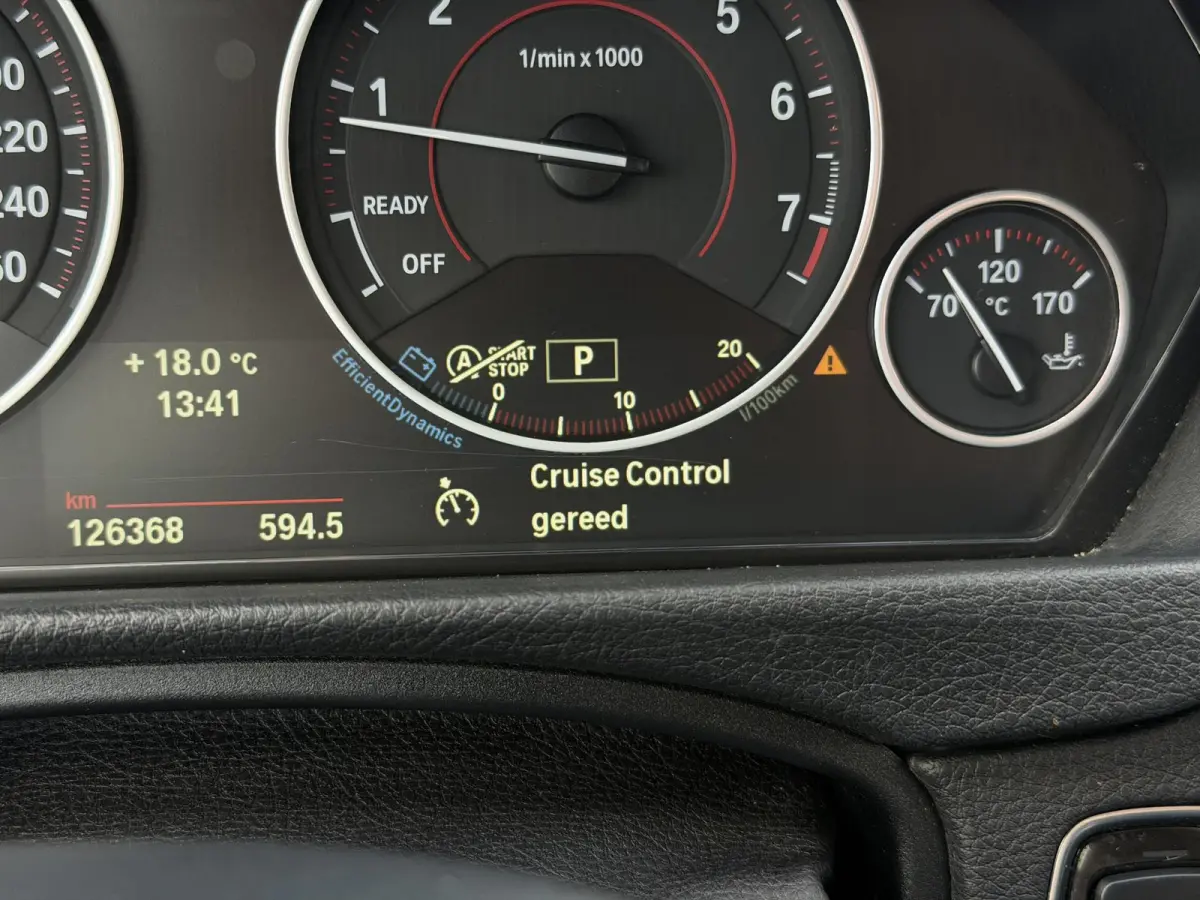 320i High Executive | NL-auto/1e eign./Leder/Sportstoelen/Navi/PDC