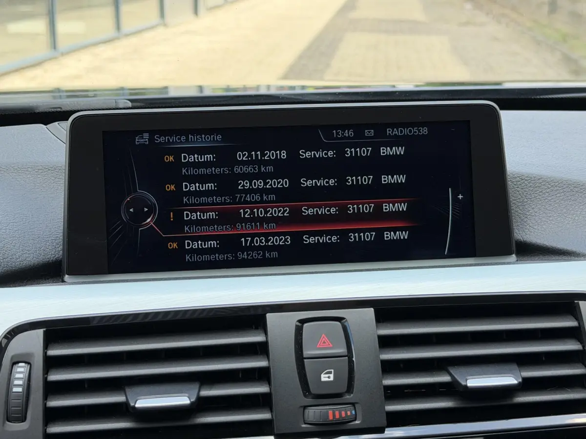 320i High Executive | NL-auto/1e eign./Leder/Sportstoelen/Navi/PDC