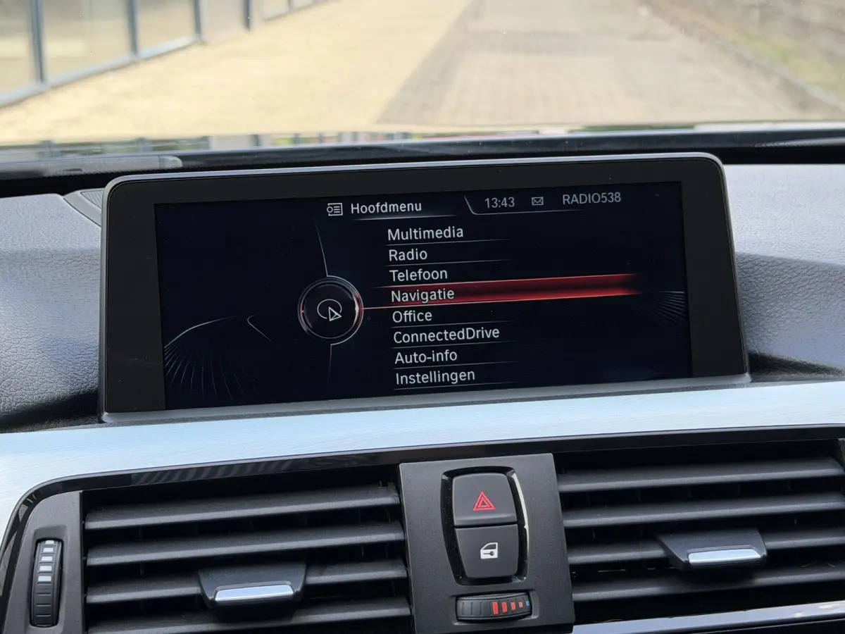 320i High Executive | NL-auto/1e eign./Leder/Sportstoelen/Navi/PDC
