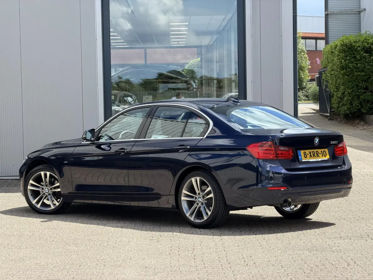 320i High Executive | NL-auto/1e eign./Leder/Sportstoelen/Navi/PDC
