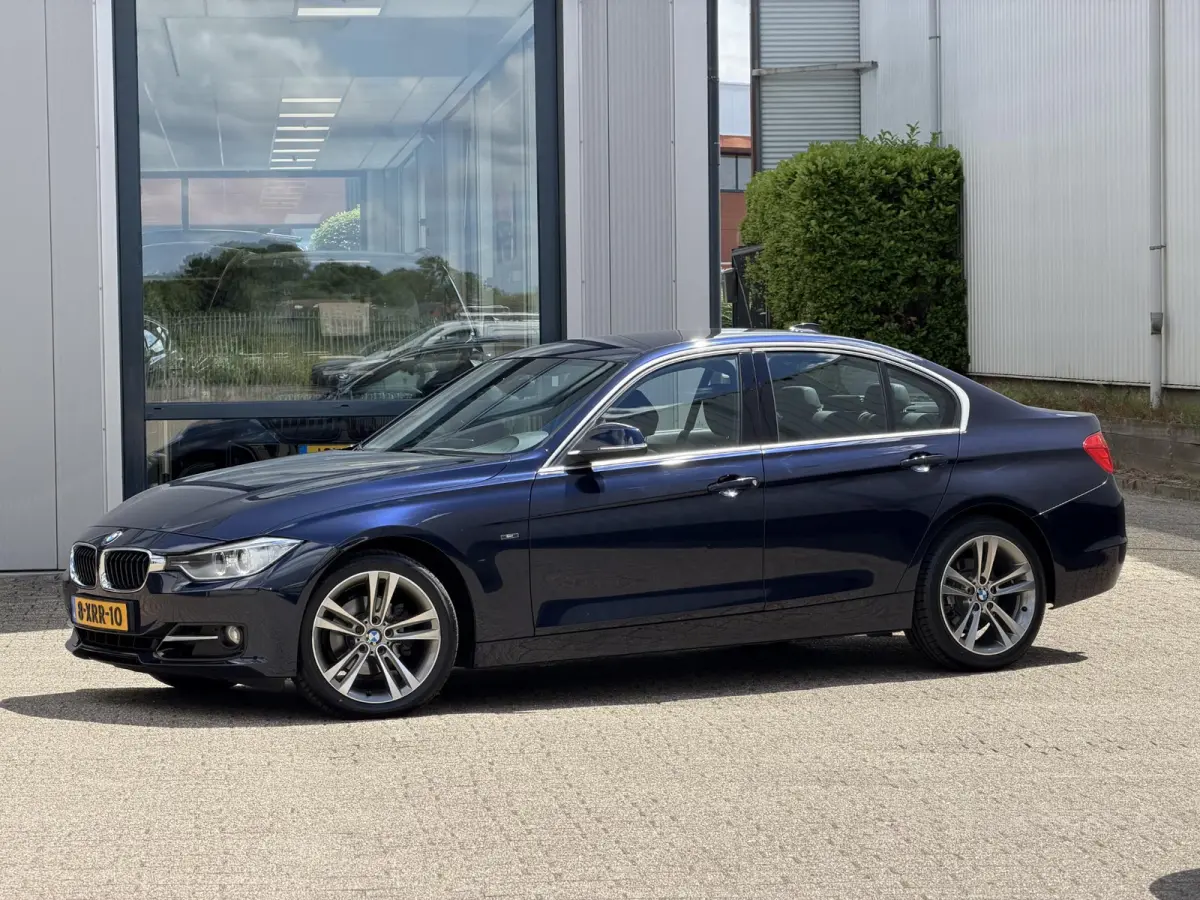 320i High Executive | NL-auto/1e eign./Leder/Sportstoelen/Navi/PDC