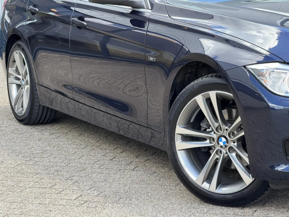 320i High Executive | NL-auto/1e eign./Leder/Sportstoelen/Navi/PDC