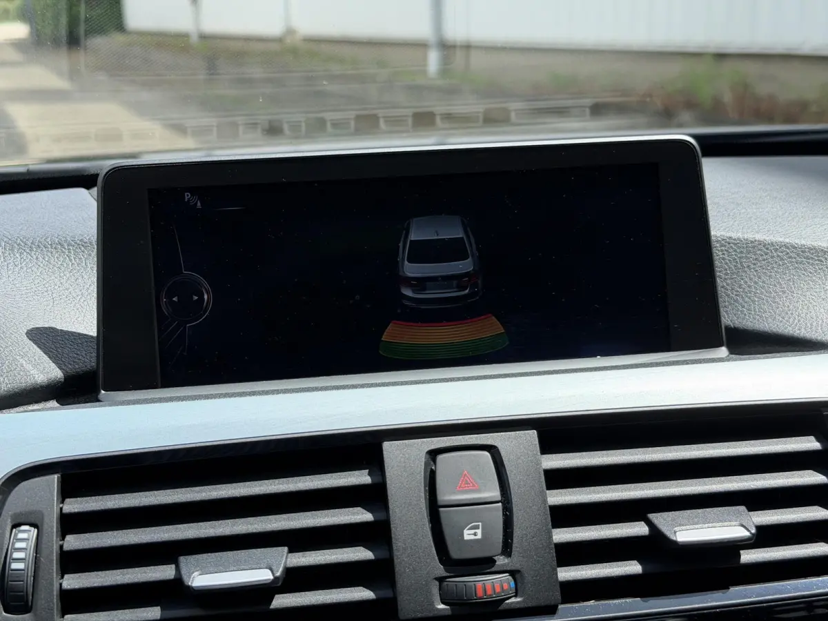 320i High Executive | NL-auto/1e eign./Leder/Sportstoelen/Navi/PDC