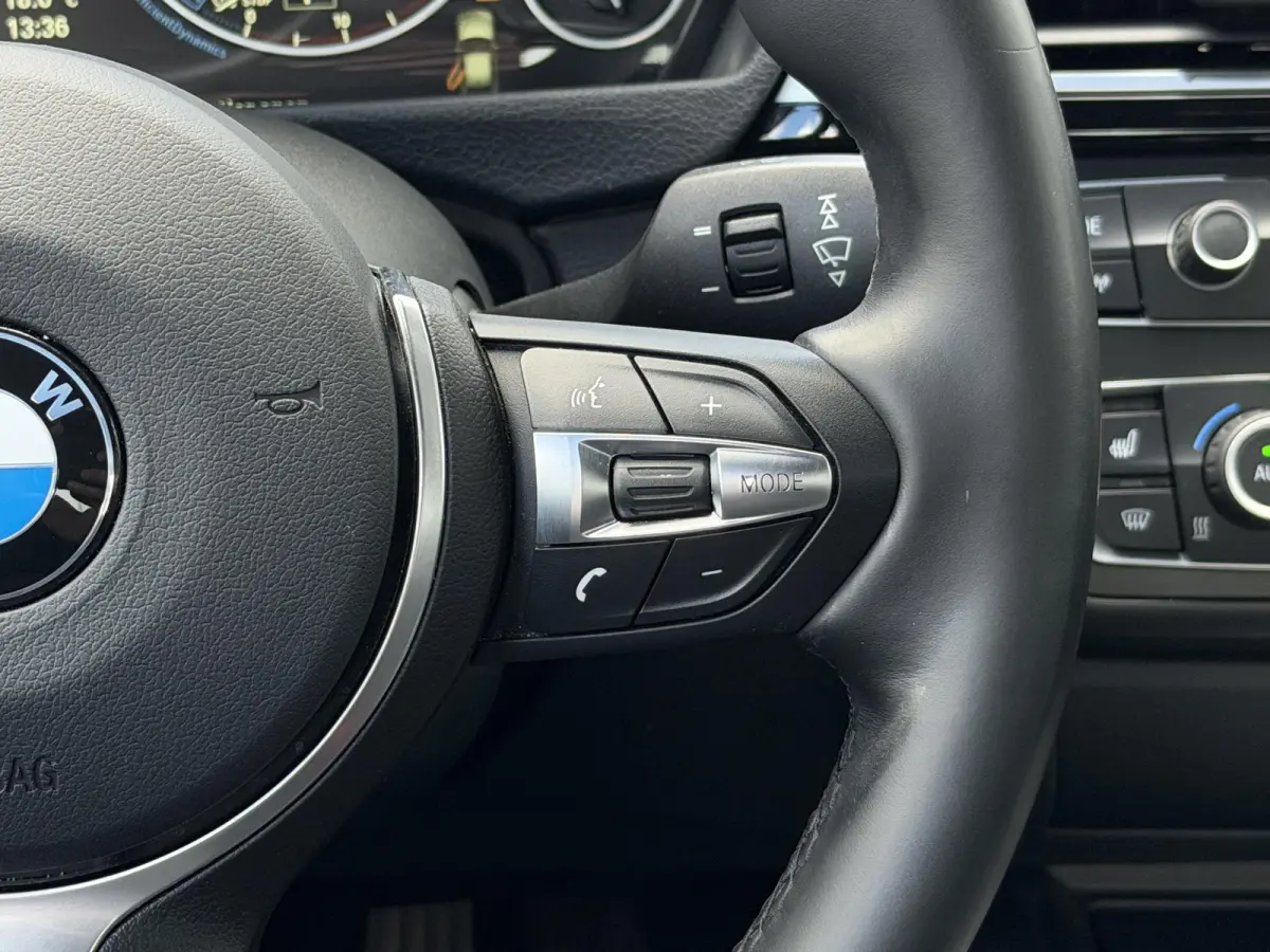 320i High Executive | NL-auto/1e eign./Leder/Sportstoelen/Navi/PDC