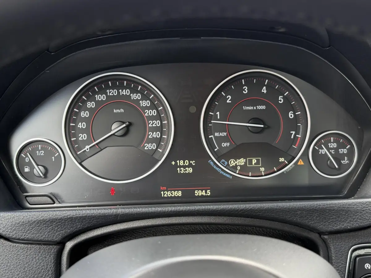 320i High Executive | NL-auto/1e eign./Leder/Sportstoelen/Navi/PDC