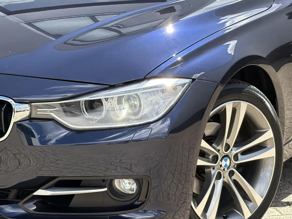 320i High Executive | NL-auto/1e eign./Leder/Sportstoelen/Navi/PDC