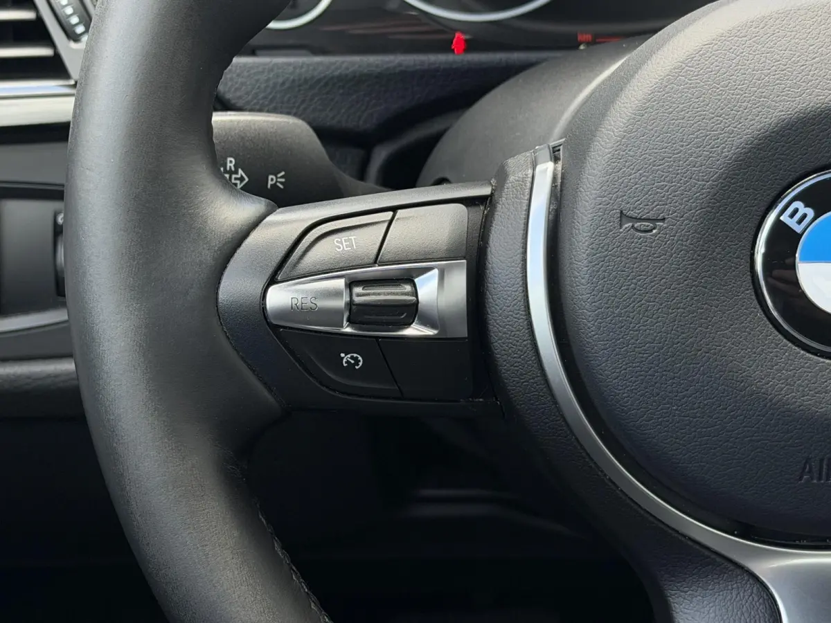 320i High Executive | NL-auto/1e eign./Leder/Sportstoelen/Navi/PDC