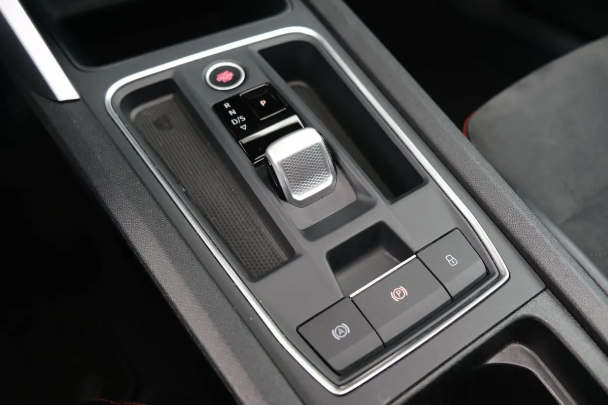 1.4 TSI eHybrid PHEV FR 204PK Pano Alcantara Led Cam Memory Navi