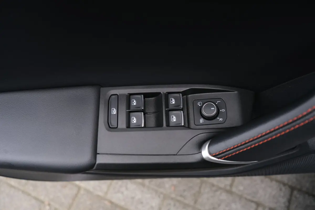 1.4 TSI eHybrid PHEV FR 204PK Pano Alcantara Led Cam Memory Navi