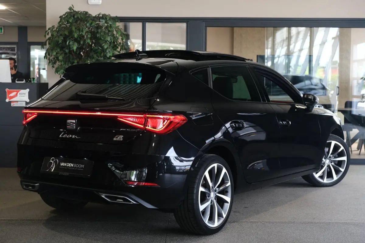 1.4 TSI eHybrid PHEV FR 204PK Pano Alcantara Led Cam Memory Navi