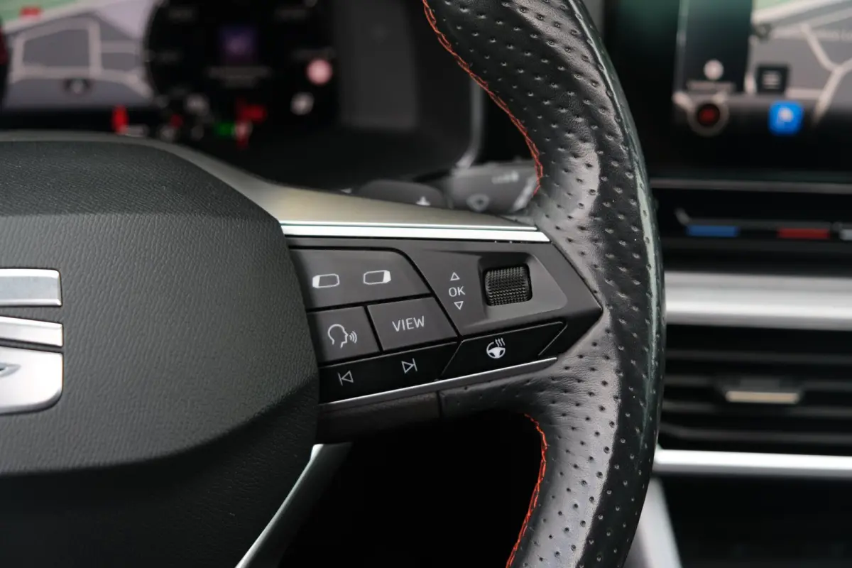 1.4 TSI eHybrid PHEV FR 204PK Pano Alcantara Led Cam Memory Navi