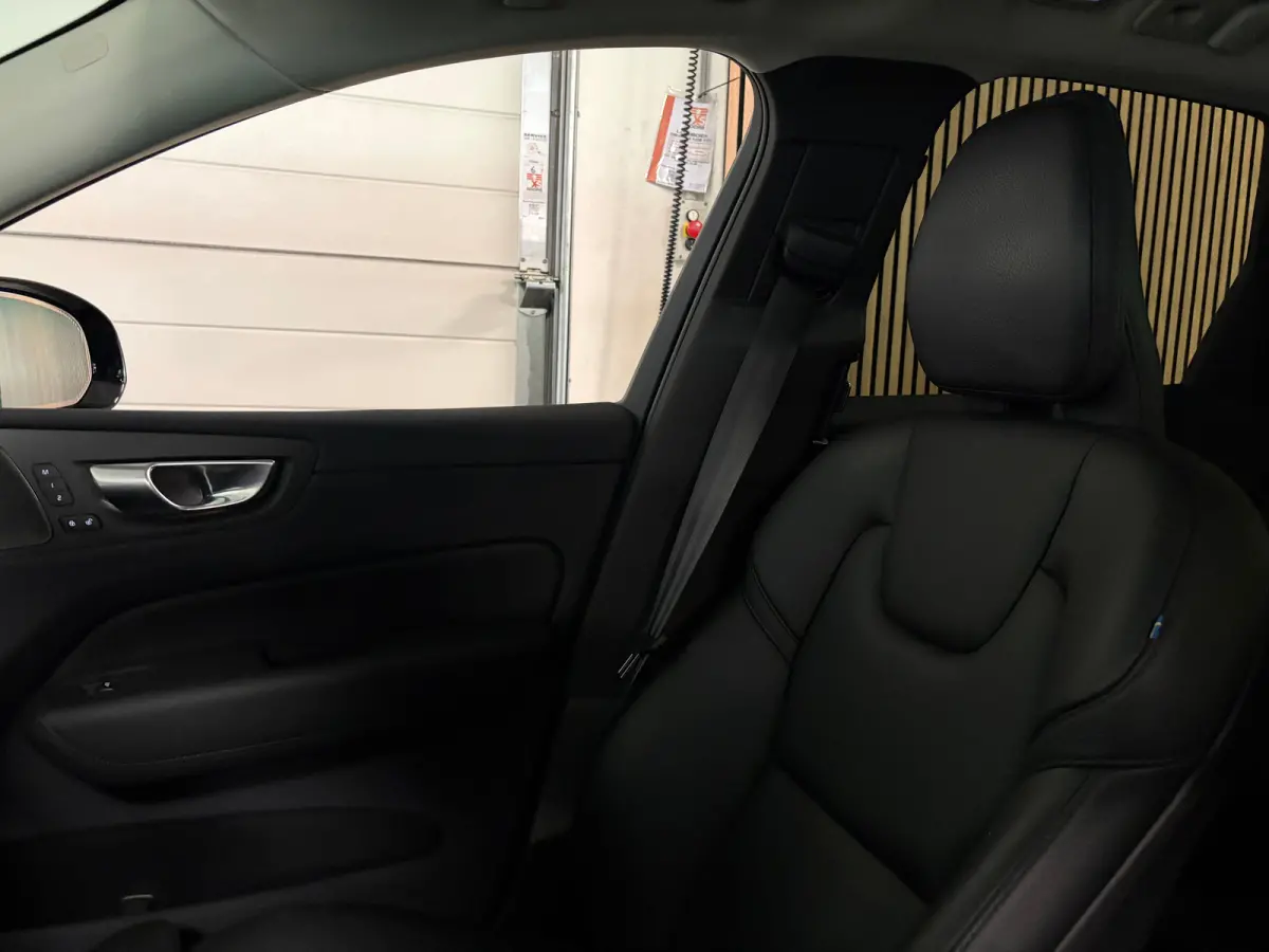 T6 AWD Recharge Plus Dark | Harman Kardon | All Season banden | Adaptieve Cruise Control | Stoelverwarming voor+achter | Stuurwielverwarming | Standkachel met Volvo On Call App | Full LED Me