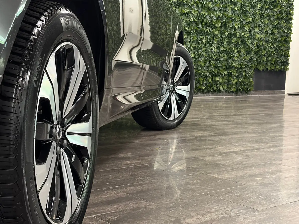 T6 AWD Recharge Plus Dark | Harman Kardon | All Season banden | Adaptieve Cruise Control | Stoelverwarming voor+achter | Stuurwielverwarming | Standkachel met Volvo On Call App | Full LED Me