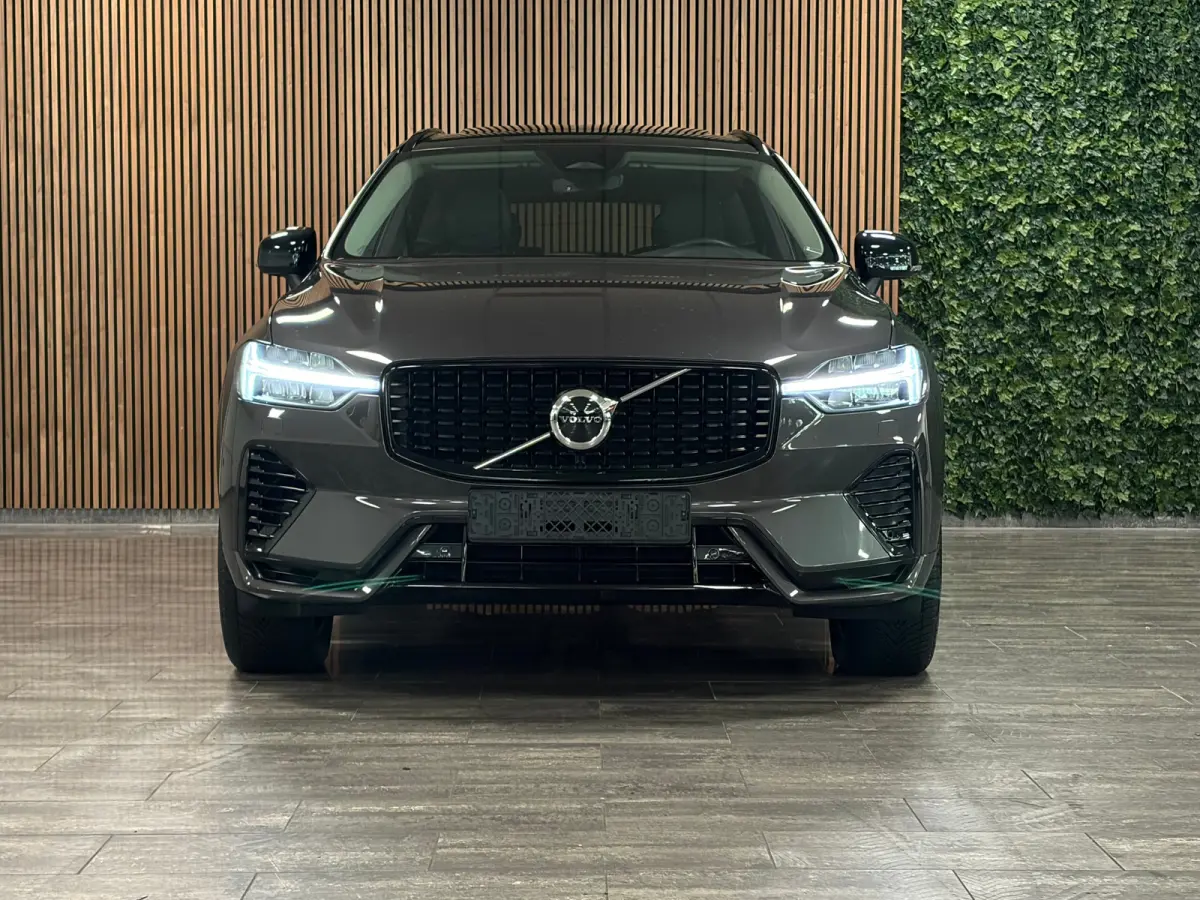T6 AWD Recharge Plus Dark | Harman Kardon | All Season banden | Adaptieve Cruise Control | Stoelverwarming voor+achter | Stuurwielverwarming | Standkachel met Volvo On Call App | Full LED Me