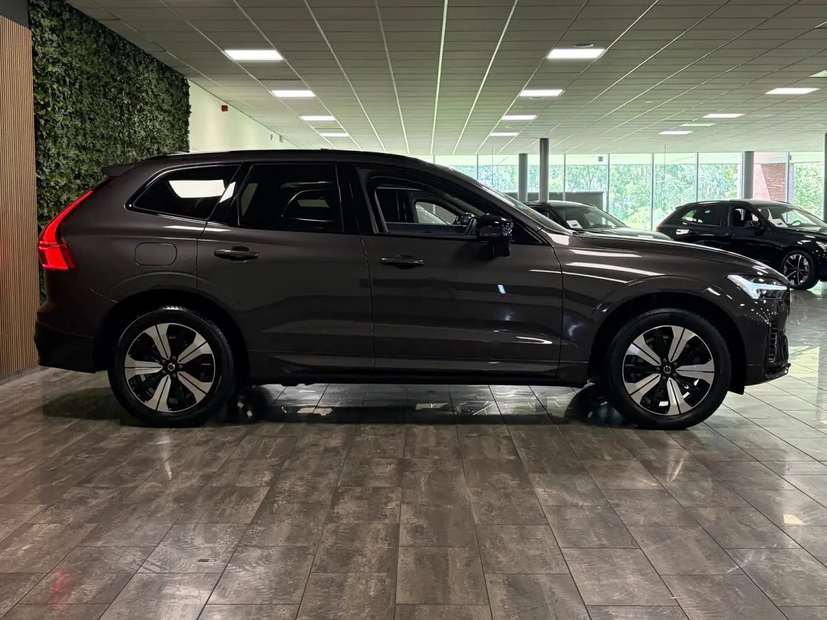T6 AWD Recharge Plus Dark | Harman Kardon | All Season banden | Adaptieve Cruise Control | Stoelverwarming voor+achter | Stuurwielverwarming | Standkachel met Volvo On Call App | Full LED Me