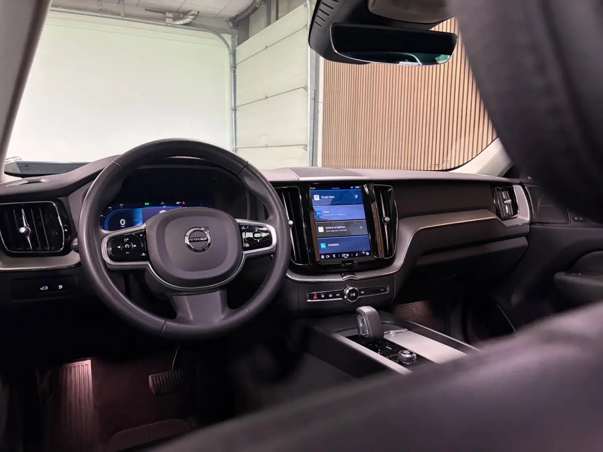 T6 AWD Recharge Plus Dark | Harman Kardon | All Season banden | Adaptieve Cruise Control | Stoelverwarming voor+achter | Stuurwielverwarming | Standkachel met Volvo On Call App | Full LED Me