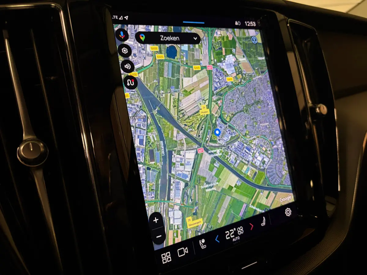 T6 AWD Recharge Plus Dark | Harman Kardon | All Season banden | Adaptieve Cruise Control | Stoelverwarming voor+achter | Stuurwielverwarming | Standkachel met Volvo On Call App | Full LED Me