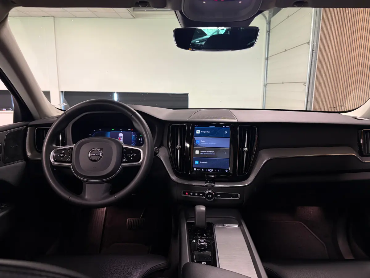T6 AWD Recharge Plus Dark | Harman Kardon | All Season banden | Adaptieve Cruise Control | Stoelverwarming voor+achter | Stuurwielverwarming | Standkachel met Volvo On Call App | Full LED Me