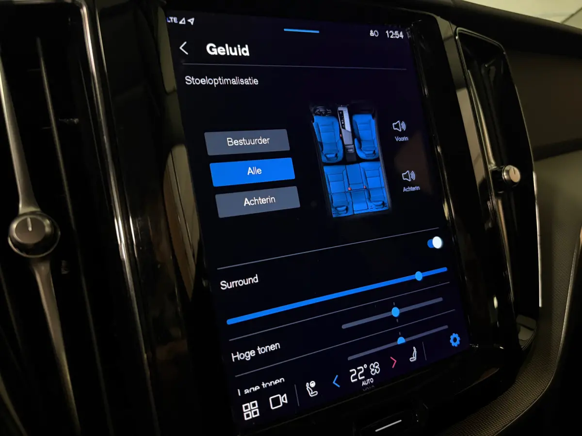 T6 AWD Recharge Plus Dark | Harman Kardon | All Season banden | Adaptieve Cruise Control | Stoelverwarming voor+achter | Stuurwielverwarming | Standkachel met Volvo On Call App | Full LED Me