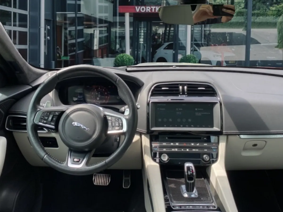5.0 V8 SVR AWD 360-CAM/GLAS-DAK/ELEK-KLEP/MERIDIAN/DIG-DASH/HUD/22INCH