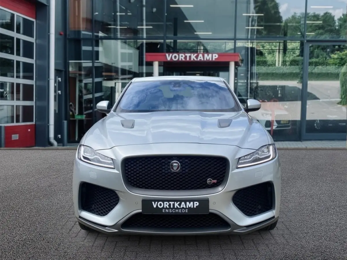 5.0 V8 SVR AWD 360-CAM/GLAS-DAK/ELEK-KLEP/MERIDIAN/DIG-DASH/HUD/22INCH
