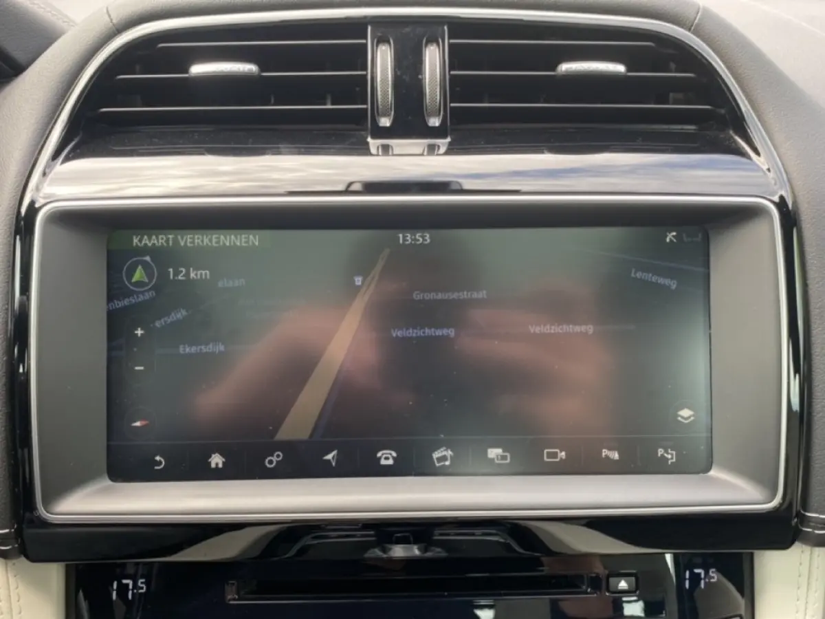 5.0 V8 SVR AWD 360-CAM/GLAS-DAK/ELEK-KLEP/MERIDIAN/DIG-DASH/HUD/22INCH