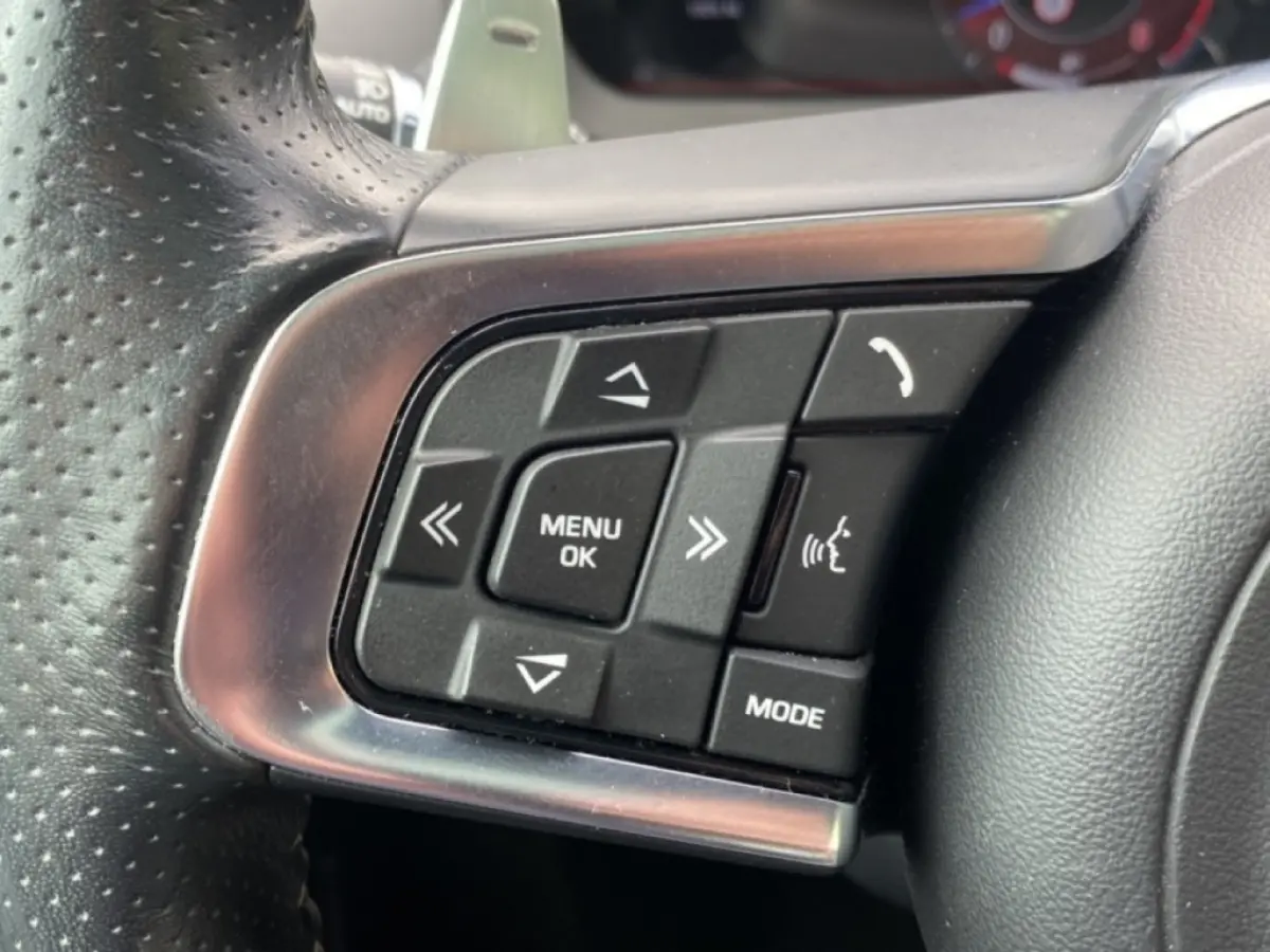 5.0 V8 SVR AWD 360-CAM/GLAS-DAK/ELEK-KLEP/MERIDIAN/DIG-DASH/HUD/22INCH
