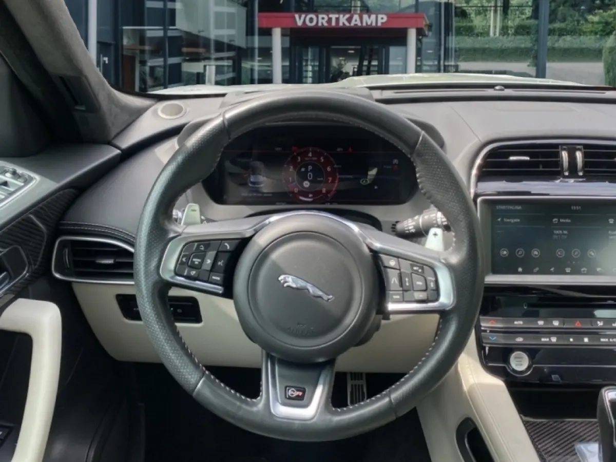 5.0 V8 SVR AWD 360-CAM/GLAS-DAK/ELEK-KLEP/MERIDIAN/DIG-DASH/HUD/22INCH