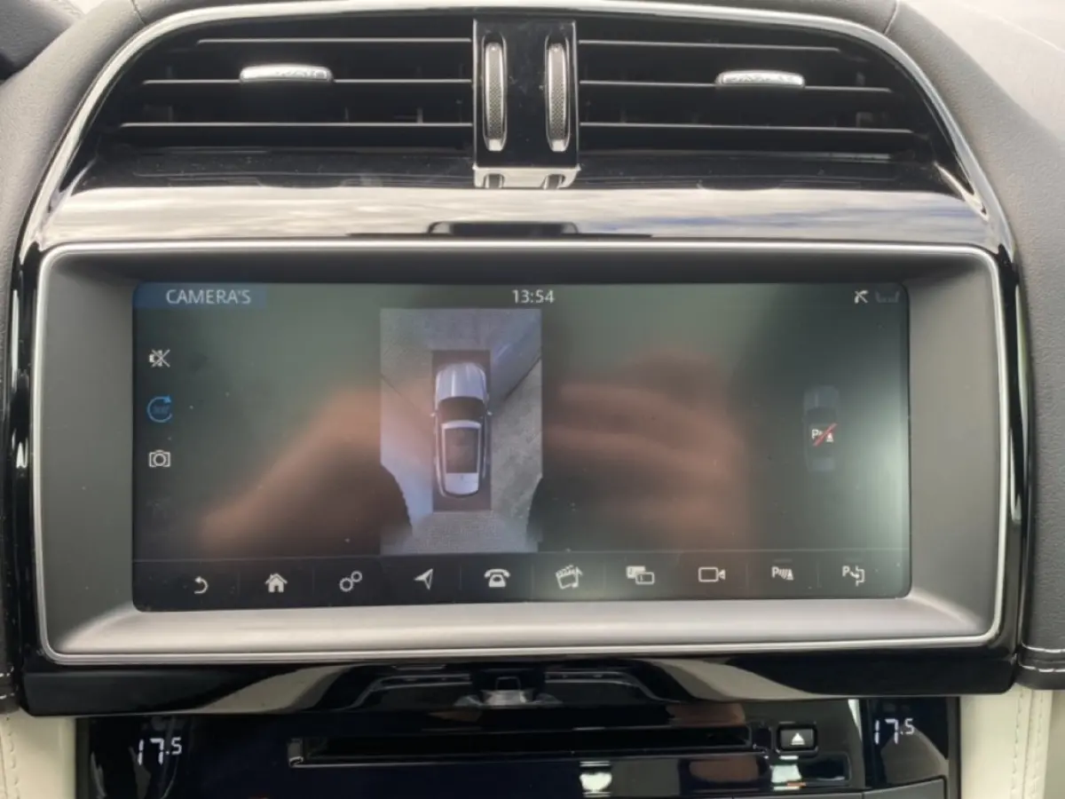 5.0 V8 SVR AWD 360-CAM/GLAS-DAK/ELEK-KLEP/MERIDIAN/DIG-DASH/HUD/22INCH
