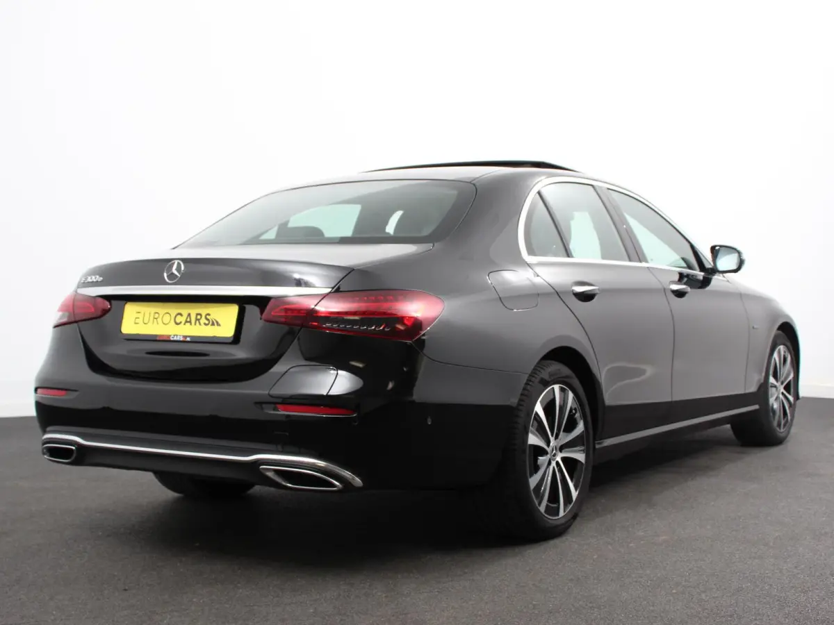 300e Avantgarde Premium Plus PHEV Automaat Panorama dak Climate control Adaptieve cruise control Parkeersensoren Camera  Verwarmde voorstoelen Keyless Lcihtmetalen velgen Led Burmester