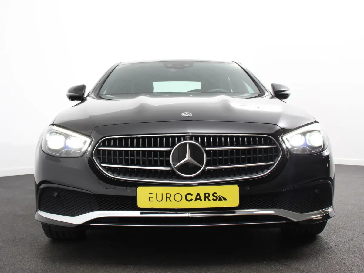 300e Avantgarde Premium Plus PHEV Automaat Panorama dak Climate control Adaptieve cruise control Parkeersensoren Camera  Verwarmde voorstoelen Keyless Lcihtmetalen velgen Led Burmester