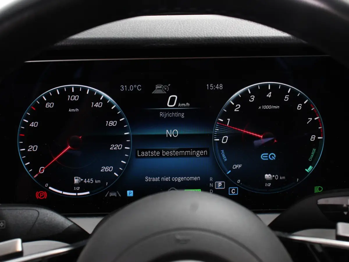 300e Avantgarde Premium Plus PHEV Automaat Panorama dak Climate control Adaptieve cruise control Parkeersensoren Camera  Verwarmde voorstoelen Keyless Lcihtmetalen velgen Led Burmester