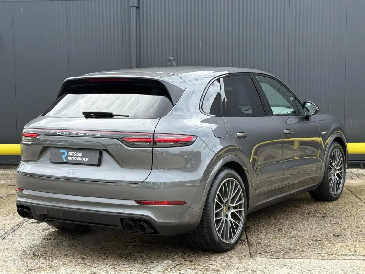 3.0 E-Hybrid SPORT DESIGN | TOPSTAAT