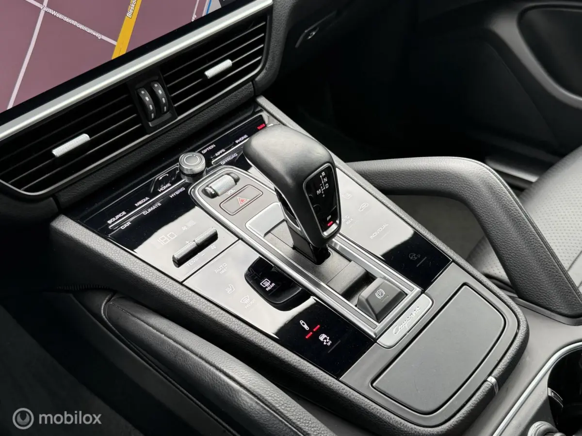 3.0 E-Hybrid SPORT DESIGN | TOPSTAAT