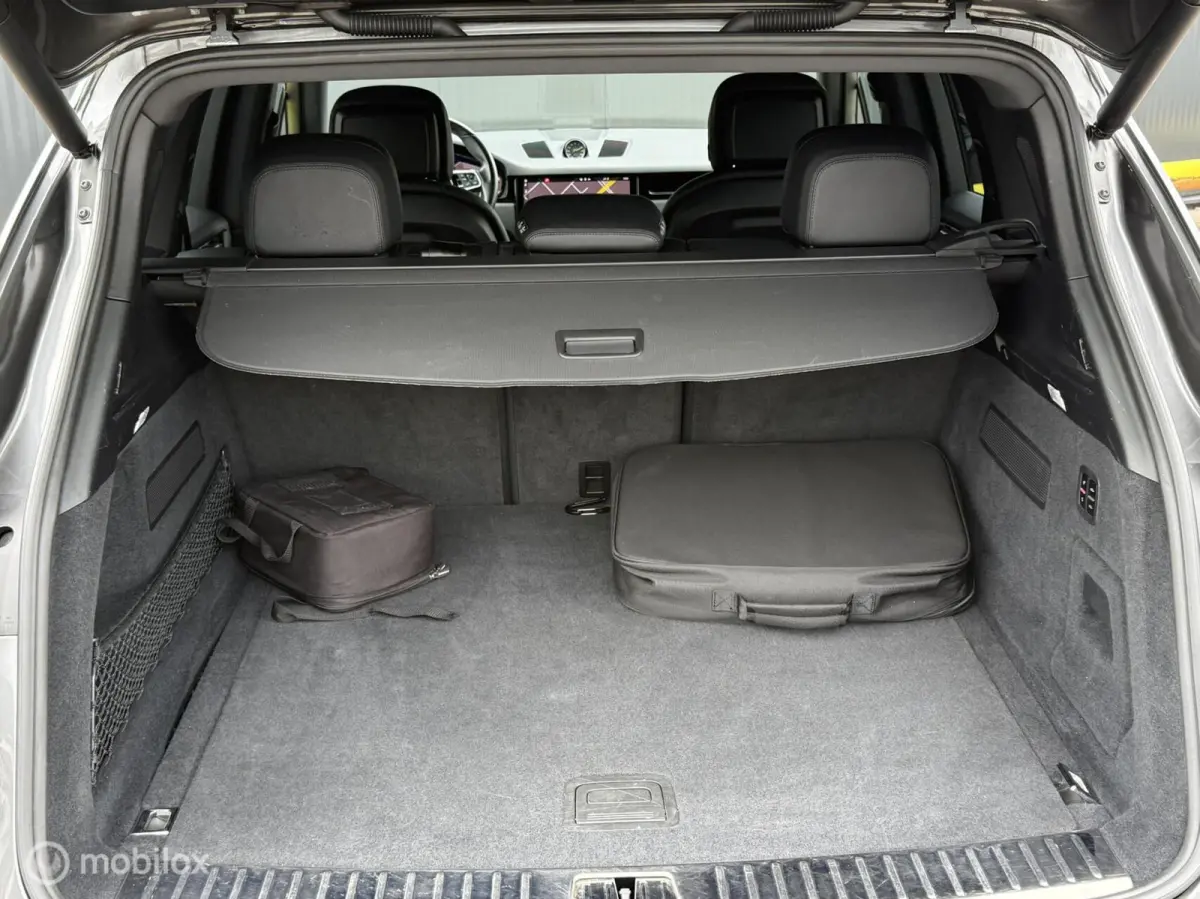 3.0 E-Hybrid SPORT DESIGN | TOPSTAAT