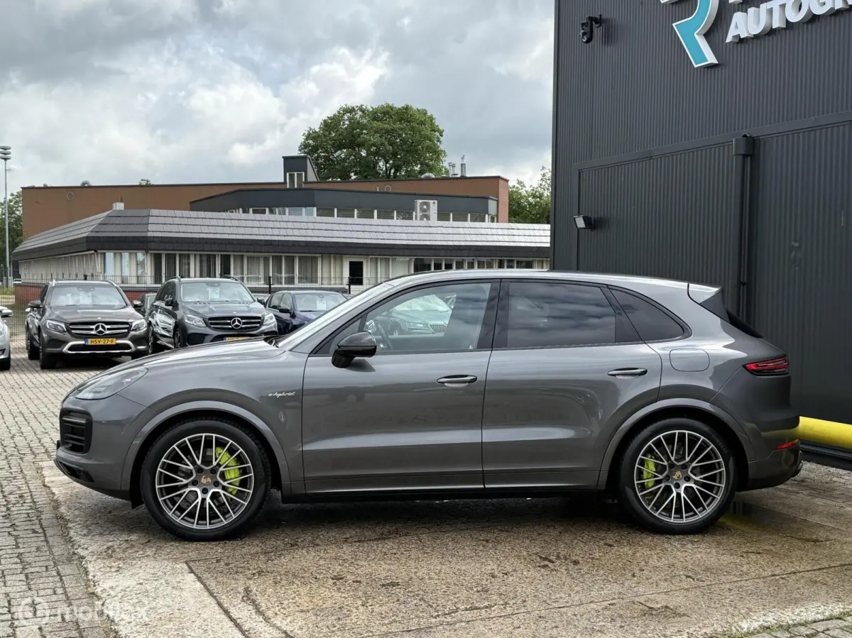 3.0 E-Hybrid SPORT DESIGN | TOPSTAAT
