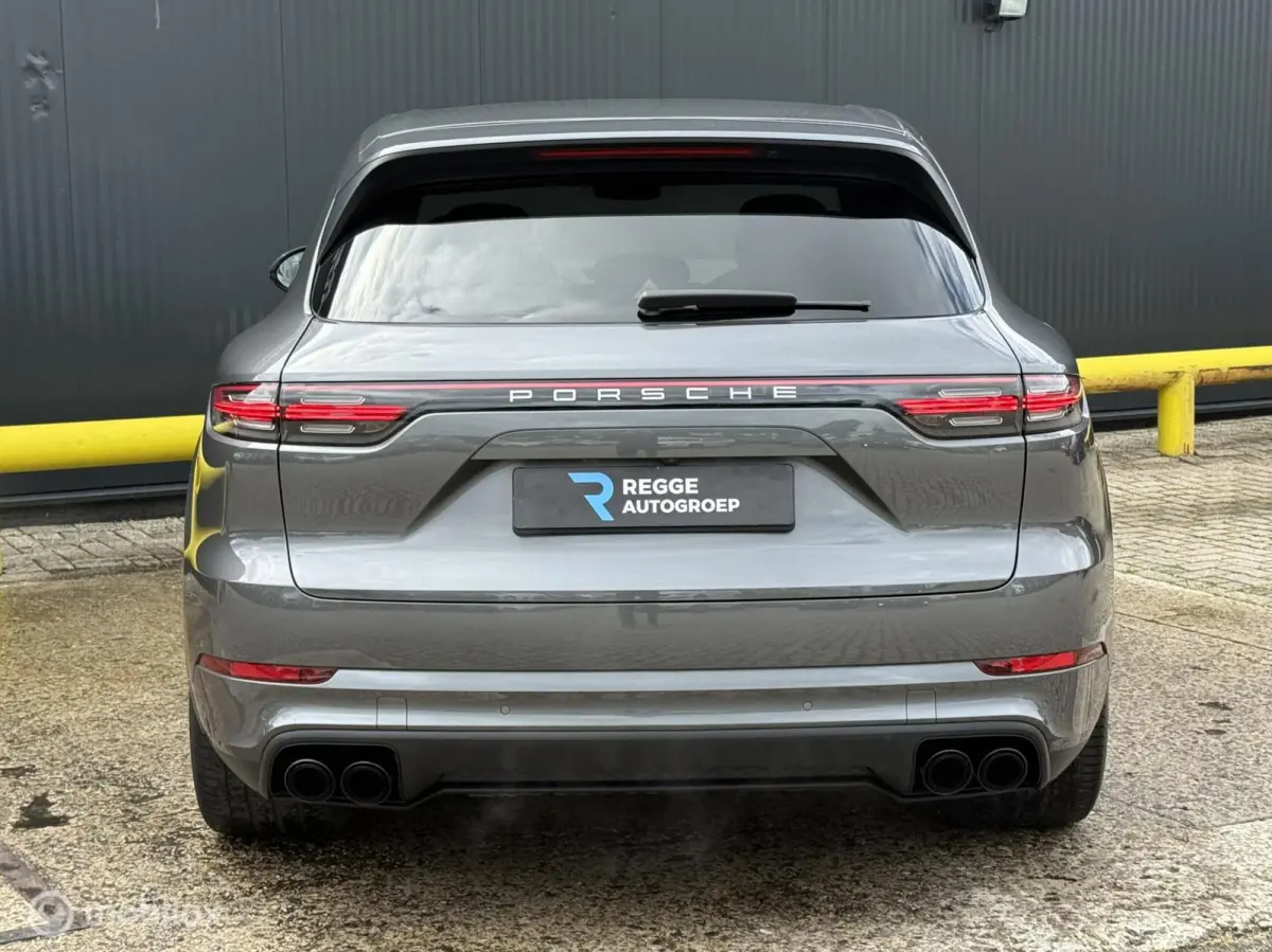 3.0 E-Hybrid SPORT DESIGN | TOPSTAAT