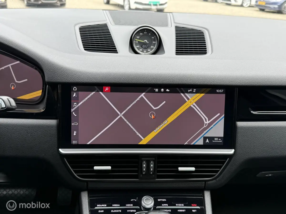 3.0 E-Hybrid SPORT DESIGN | TOPSTAAT