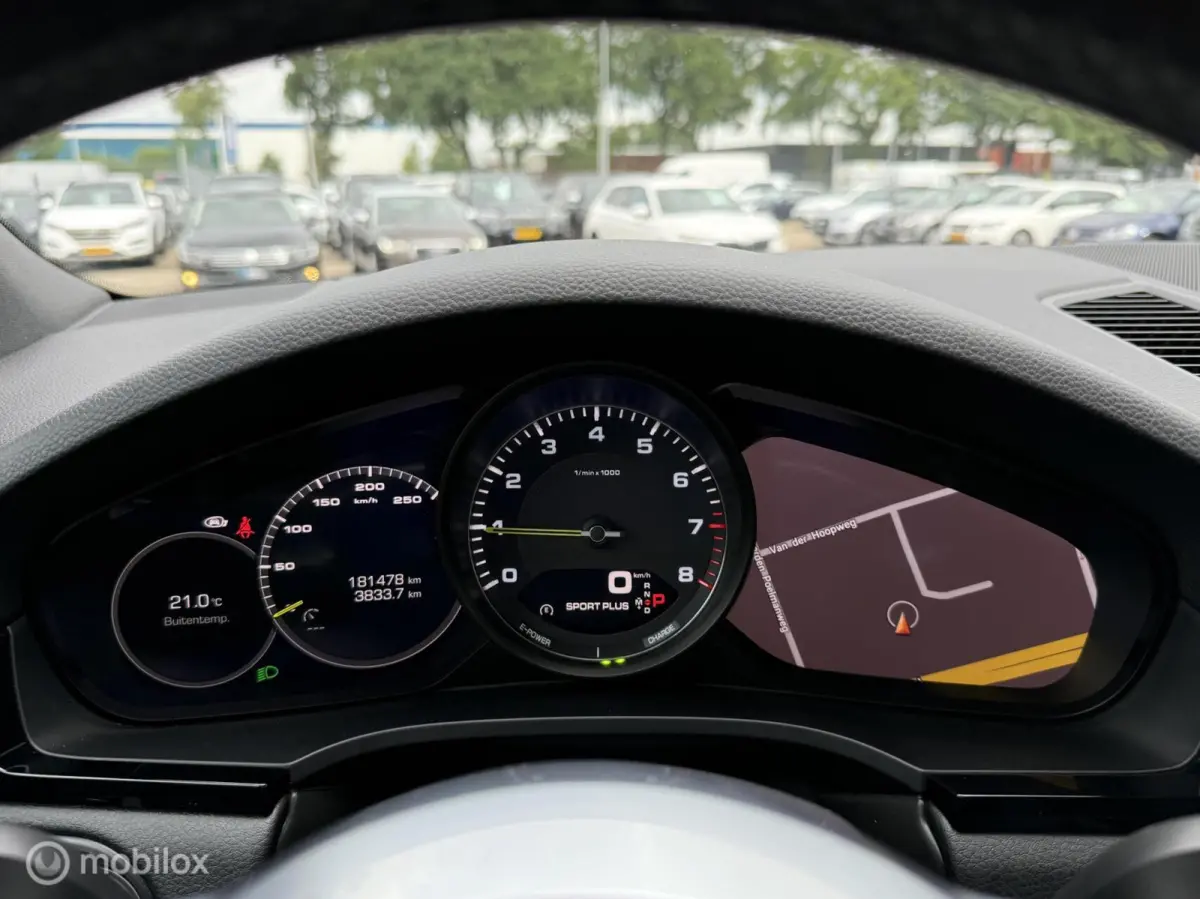 3.0 E-Hybrid SPORT DESIGN | TOPSTAAT