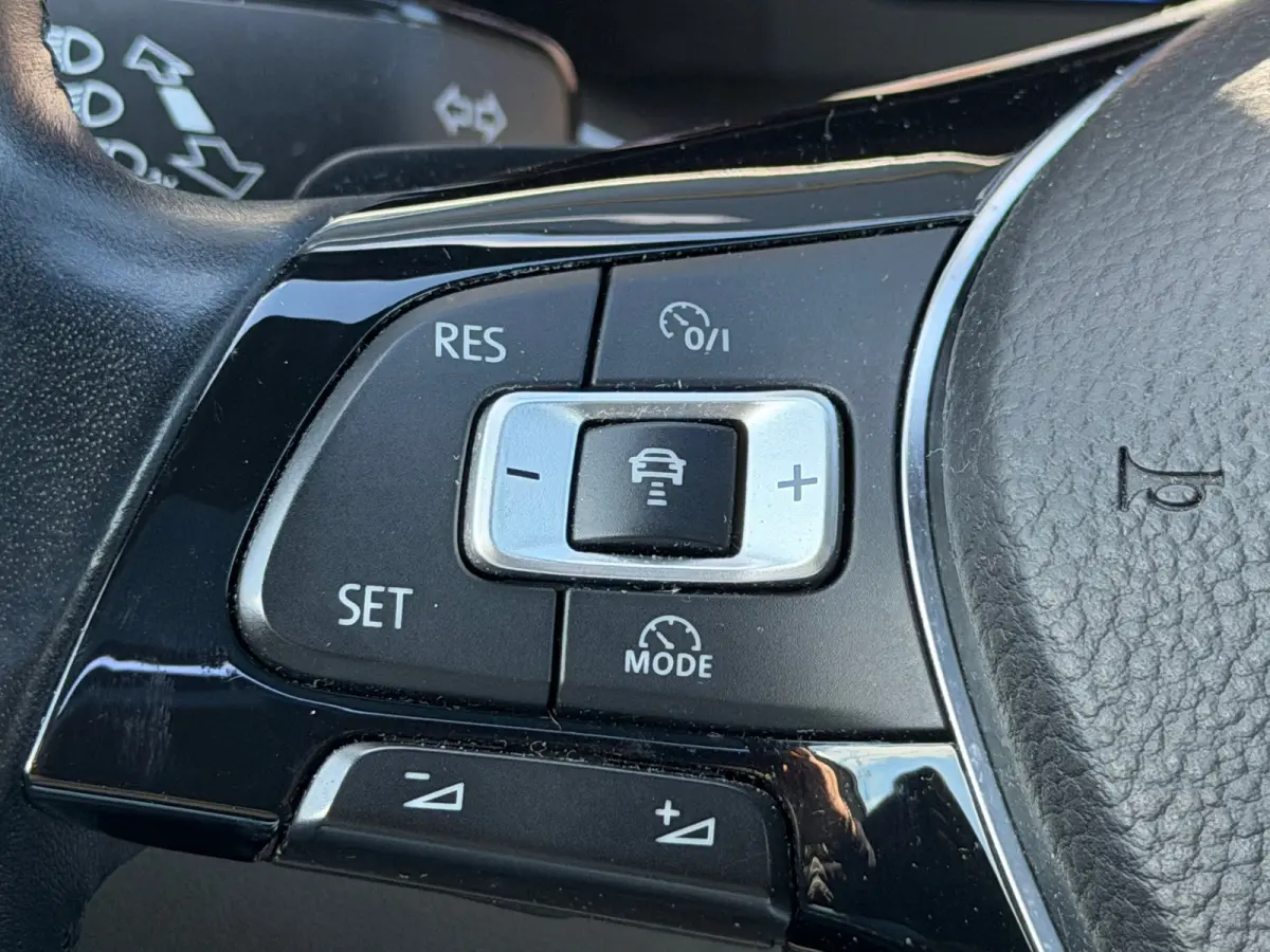 2.0 TSI 4Motion Sport Pano / Beats / Camera/Virtual/