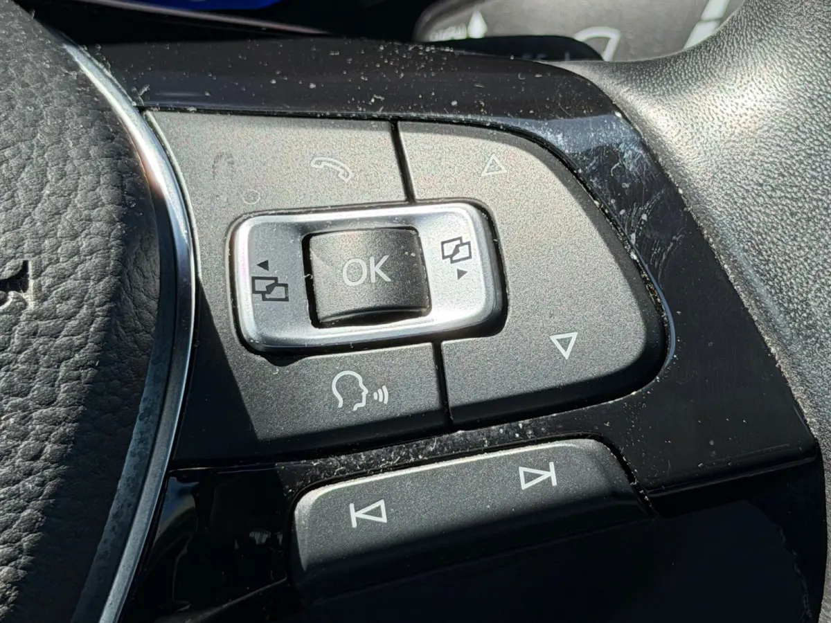2.0 TSI 4Motion Sport Pano / Beats / Camera/Virtual/