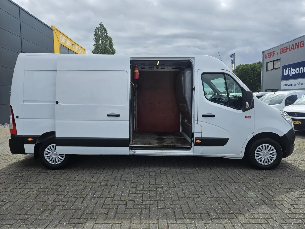 2.3 dCi L3H2 Airco 145 PK Navi 3-zits Cruise