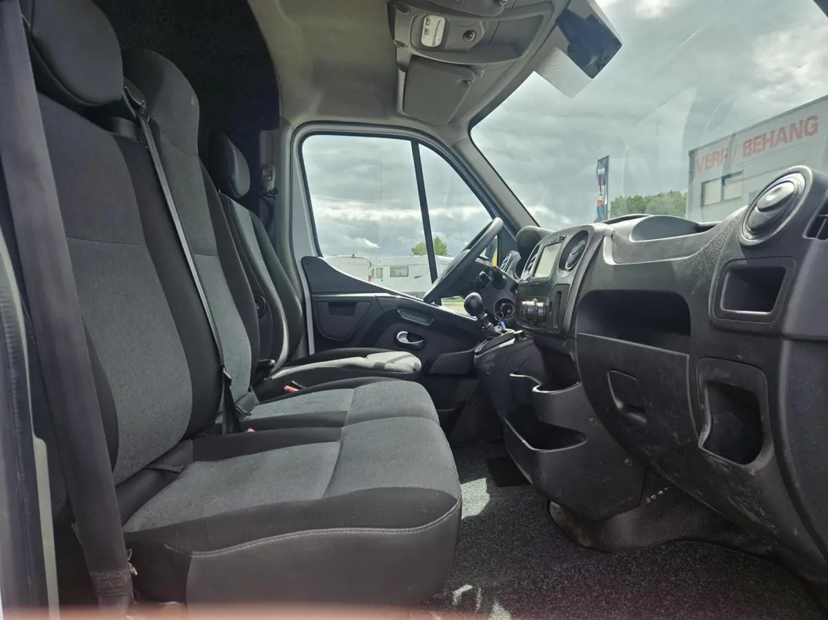 2.3 dCi L3H2 Airco 145 PK Navi 3-zits Cruise