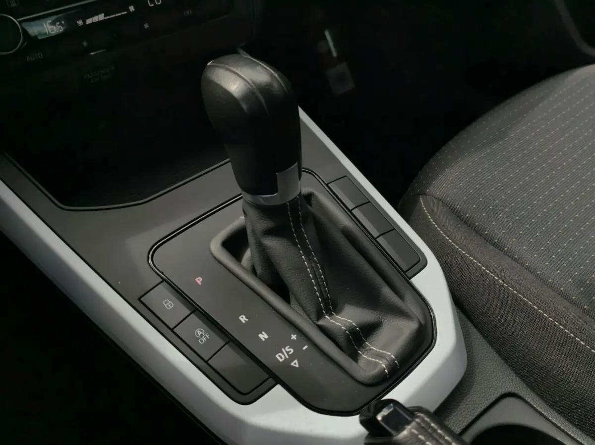 1.0 TSI Style Business Intense / ATOMAAT / CARPLAY / NAVI / PDC / LM VLG /