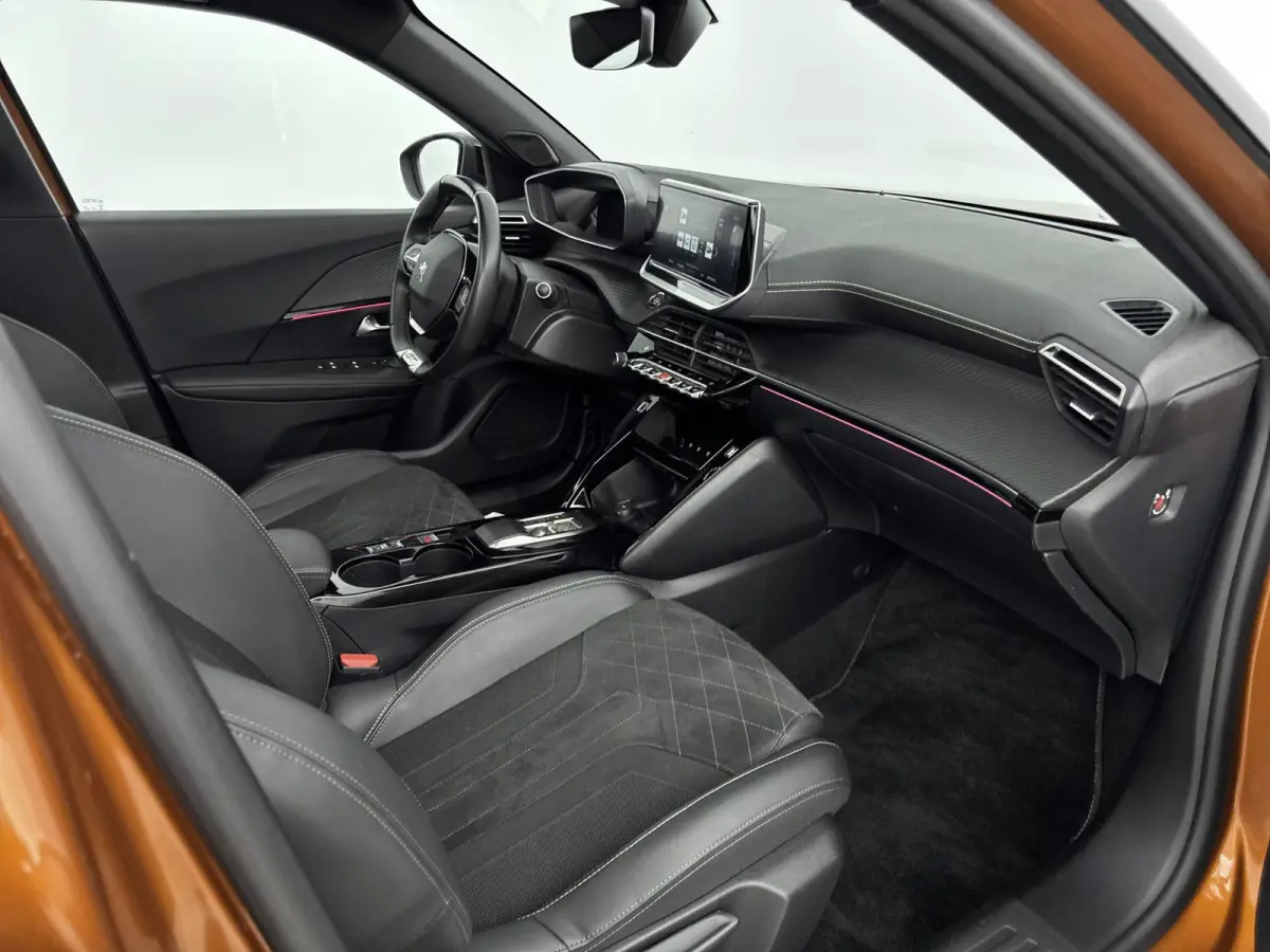 SUV EV GT Pack 50 kWh 136pk | Panorama/Schuifdak | Cruise Control Adaptief | Stoelverwarming | All Season Banden